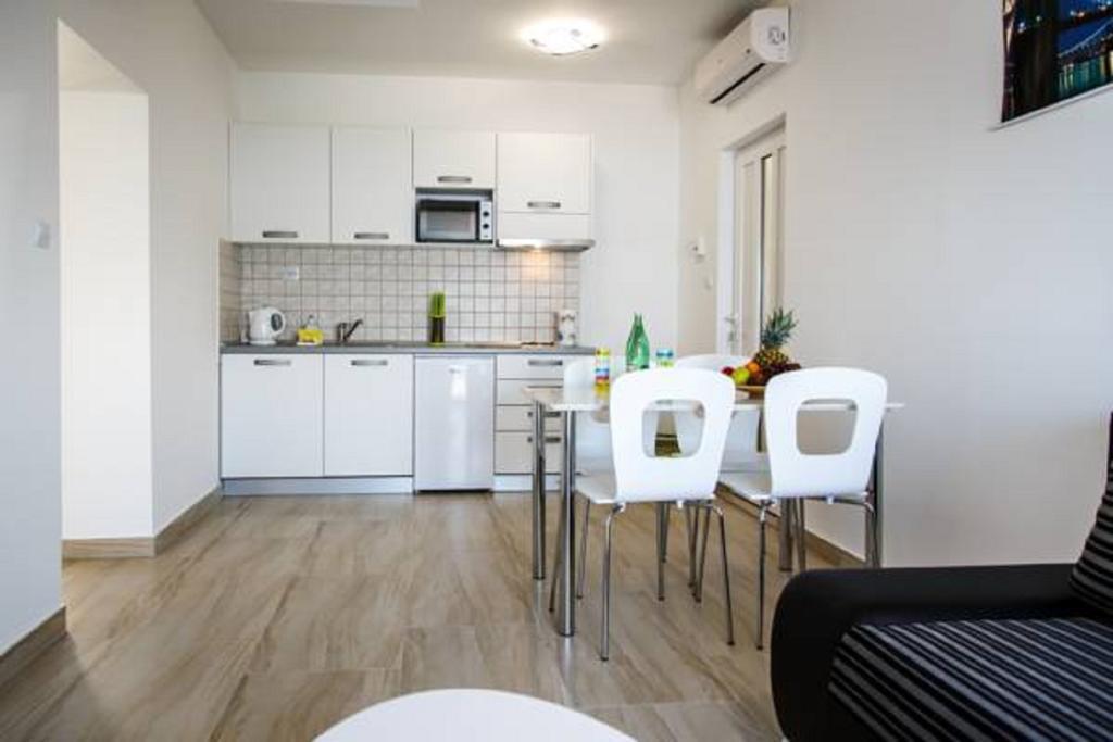 Nemira Sunny Apartments Omiš Chambre photo